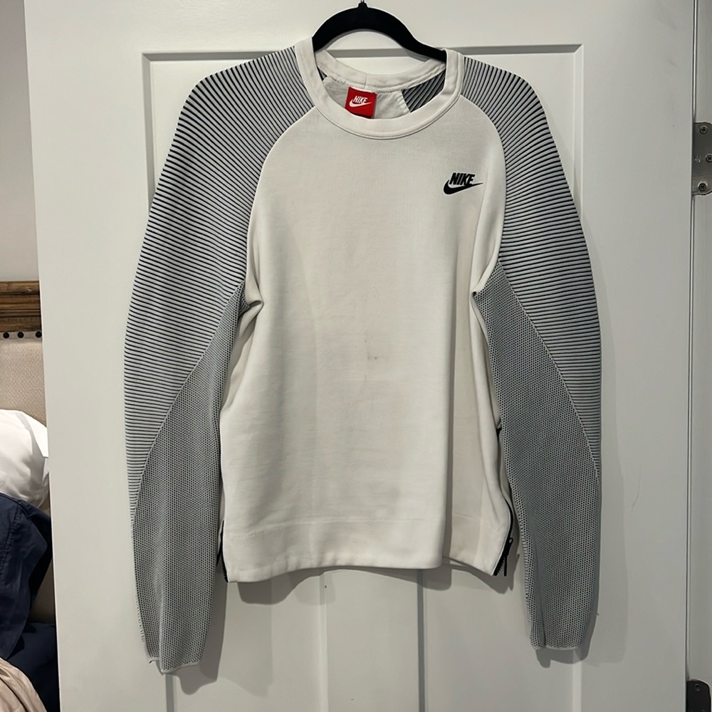 Nike women’s size medium sweatshirt